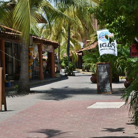 Isabel Suites Zihuatanejo Exterior photo