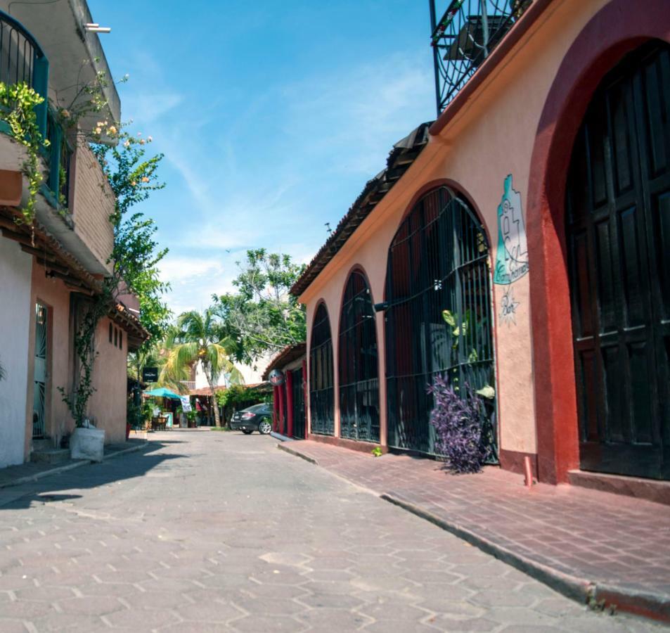 Isabel Suites Zihuatanejo Exterior photo